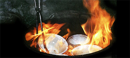 Raku-Brände in der Galerie Mertens